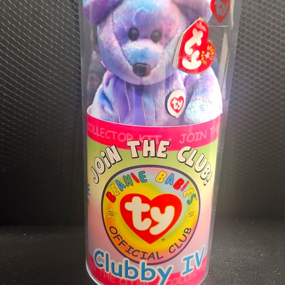 Beanie Baby - 2001 Clubby IV -  Official Club - Mystery Button